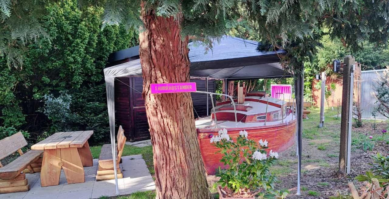 Columbus Und Glamping 3* Bremerhaven